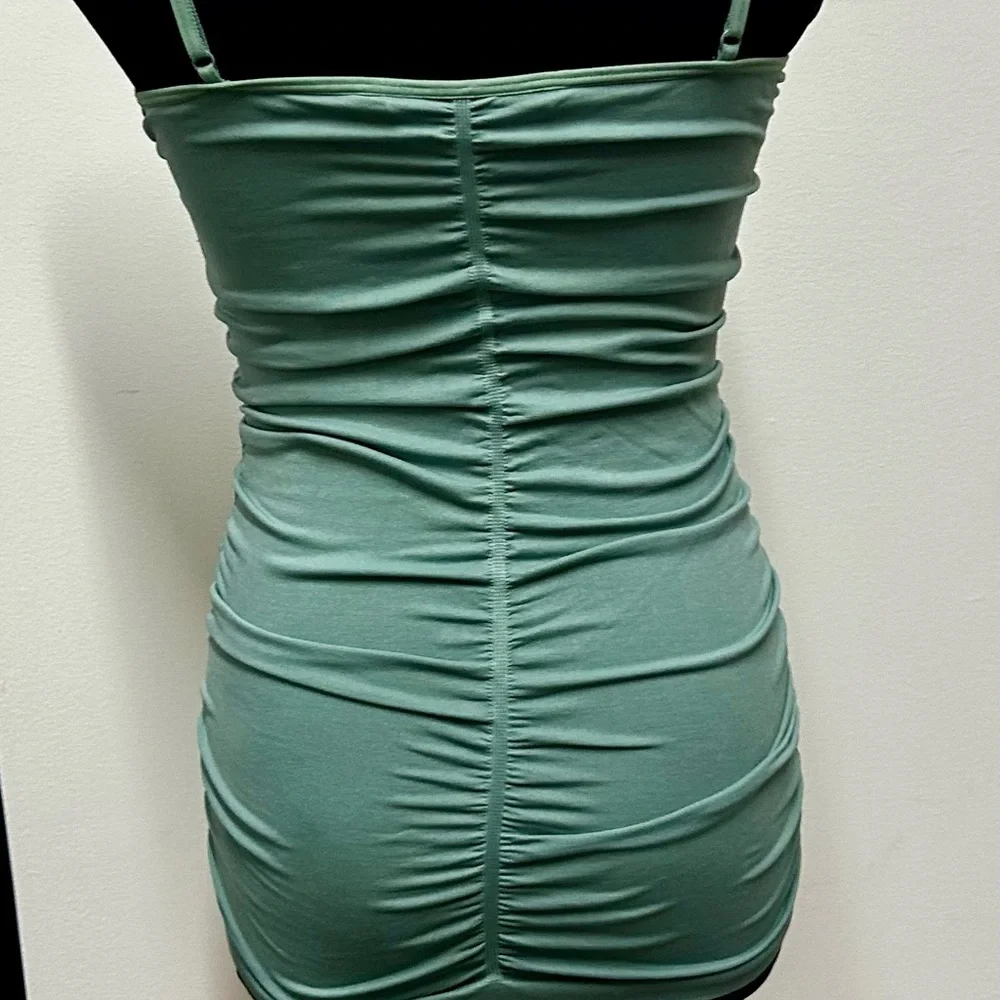 NWT….BCBG MAXAZRIA Green scrunched tank top, XS - Picture 5 of 7